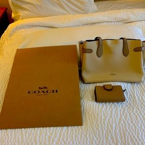 Coach Bag - Hanna Carryall (Shoulder, Crossbody and Hand bag)